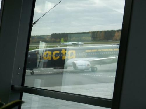 Flughafen Riga RIX (100_1141.JPG) wird geladen. Eindrucksvolle Fotos aus Lettland erwarten Sie.